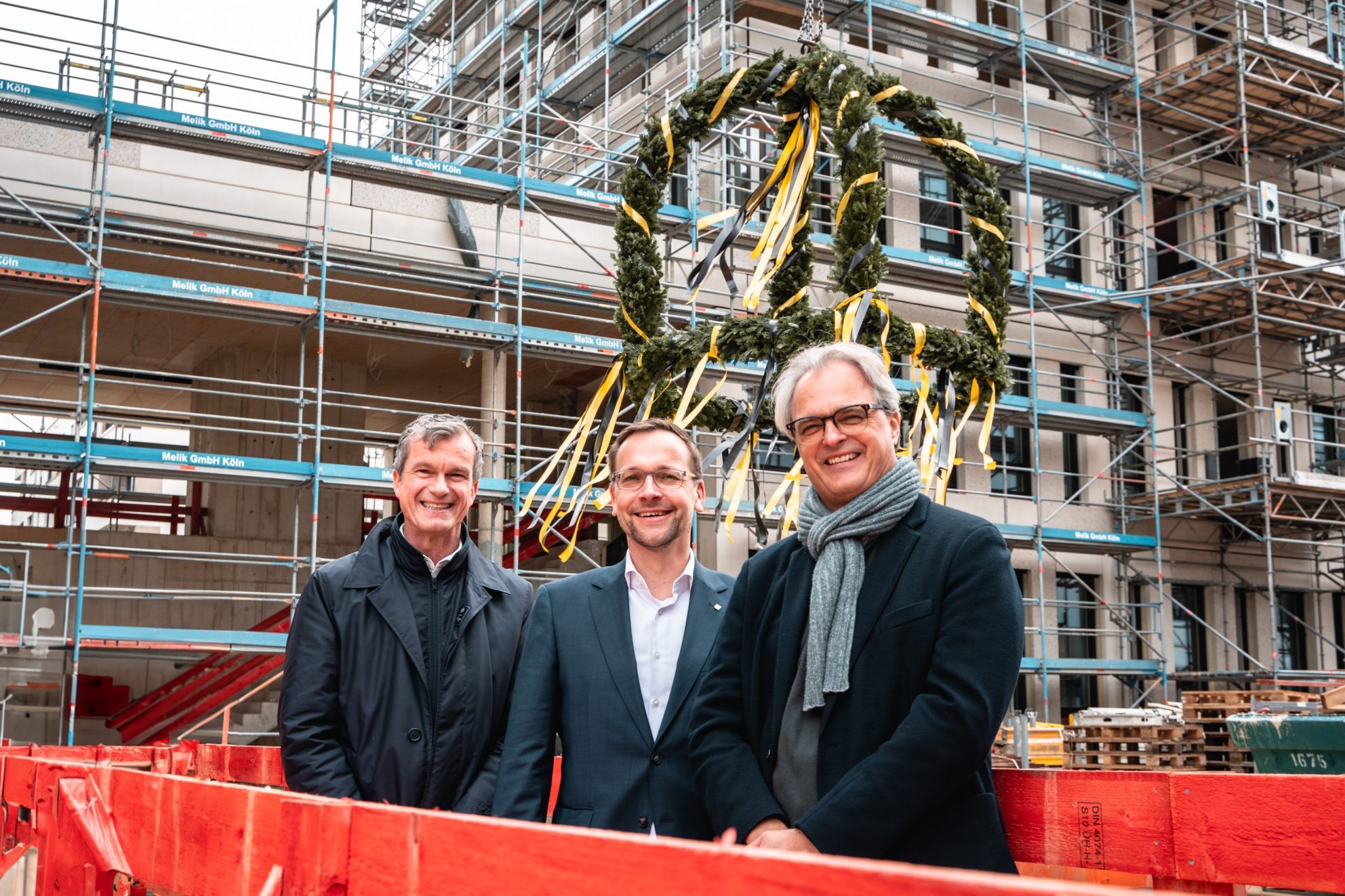 Bauwens Development und Swiss Life Asset Managers feiern Richtfest für ...