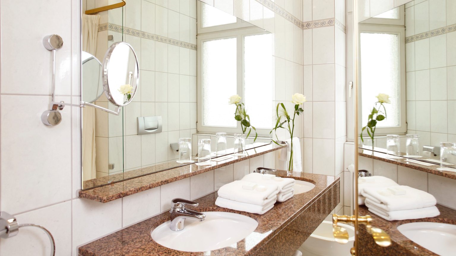 9351_Bad_Doppelzimmer_16_9