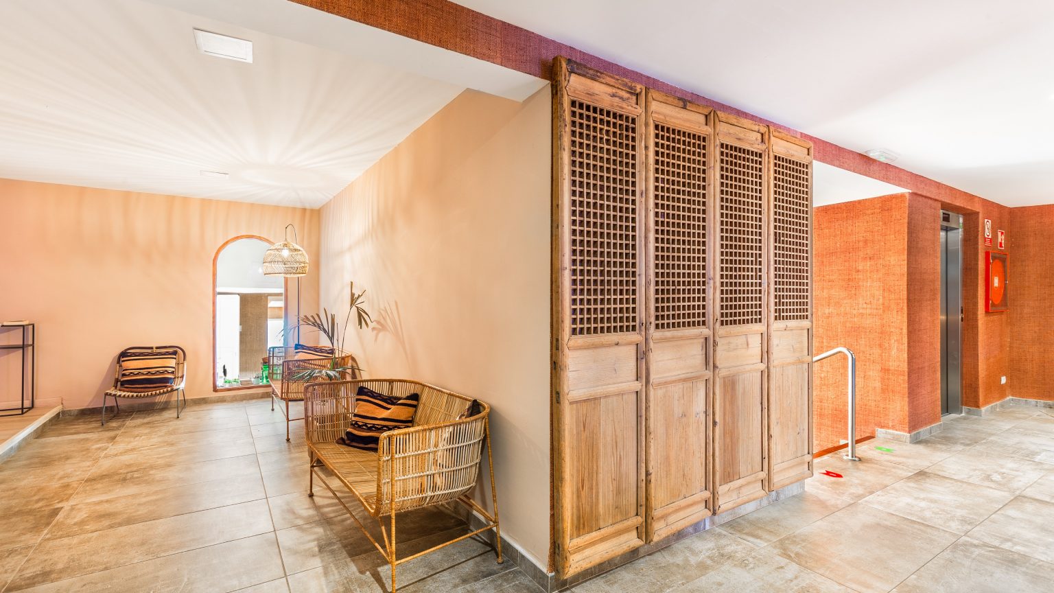 Cala_Murada_Arago_Lobby_HD_5
