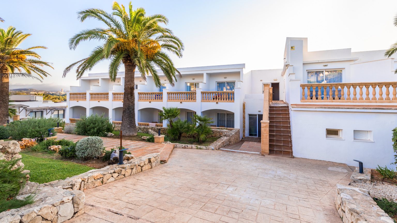 Cala_Murada_Arago_Facade_HD_2